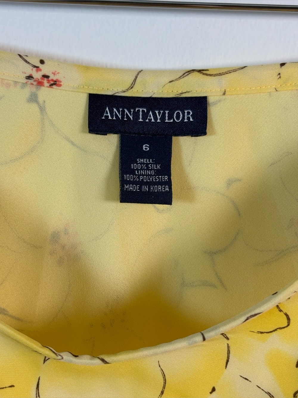 Ann Taylor 100% Silk Yellow Floral Midi Skirt Fluted Hem Size 6 - Picture 2 of 11